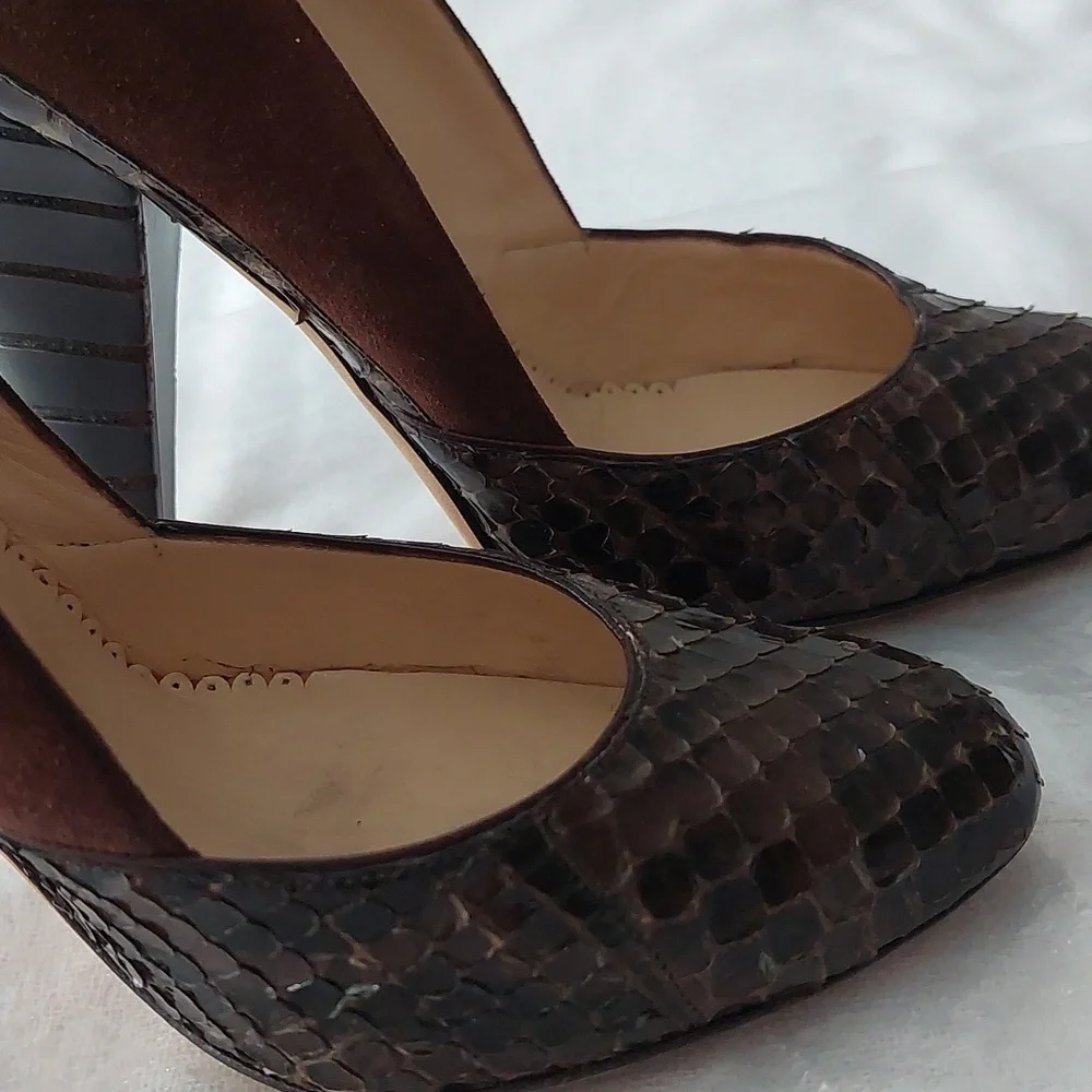 Oscar De La Renta brown suede and snake skin pumps size 7.5